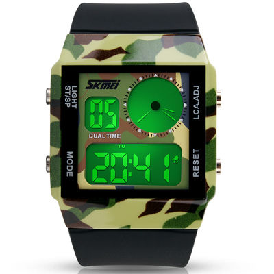 Analoge Uhr Armee-Farbe-LCD